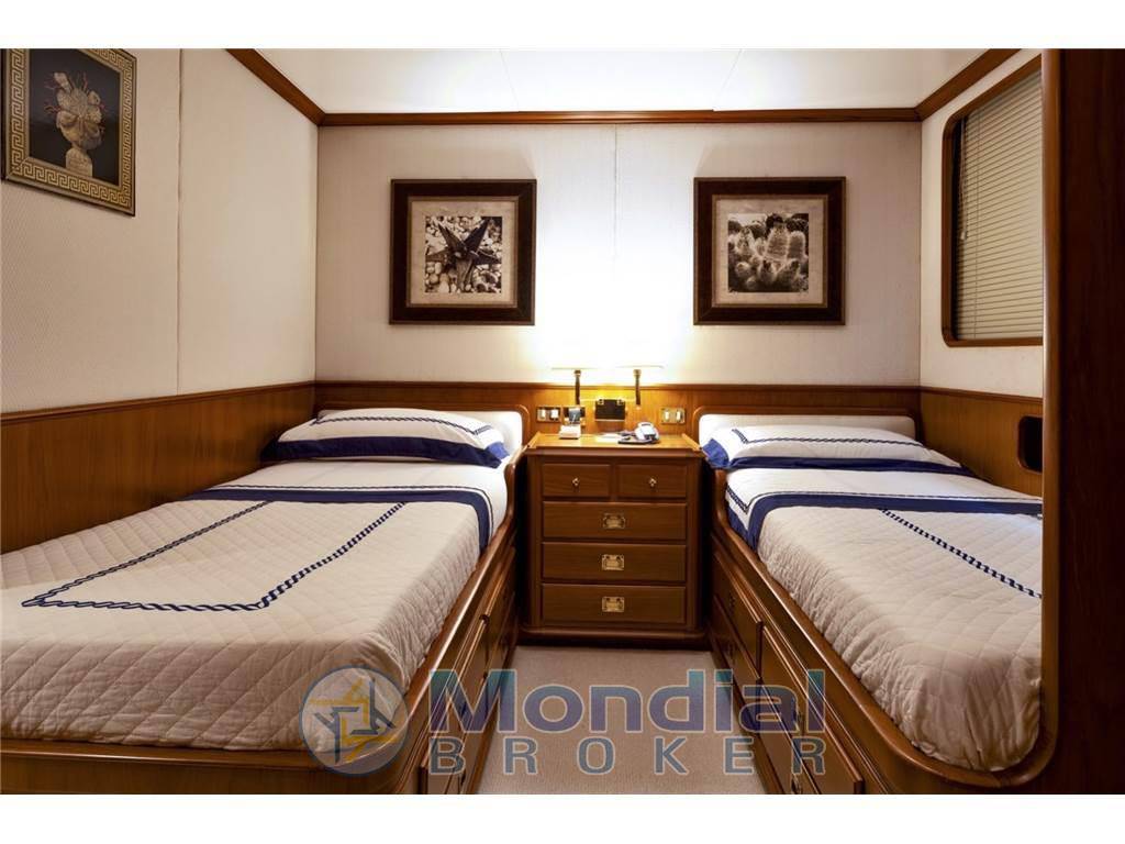 Codecasa 33 charter