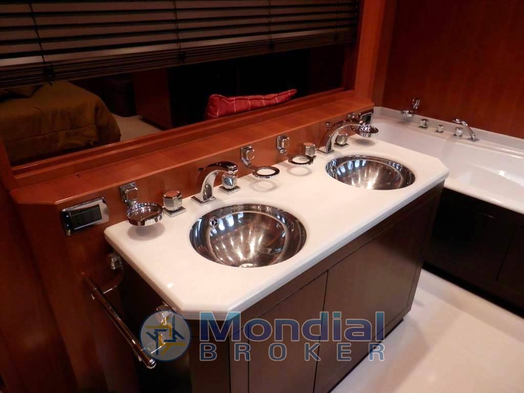 Cantiere navale arno Leopard 32 charter