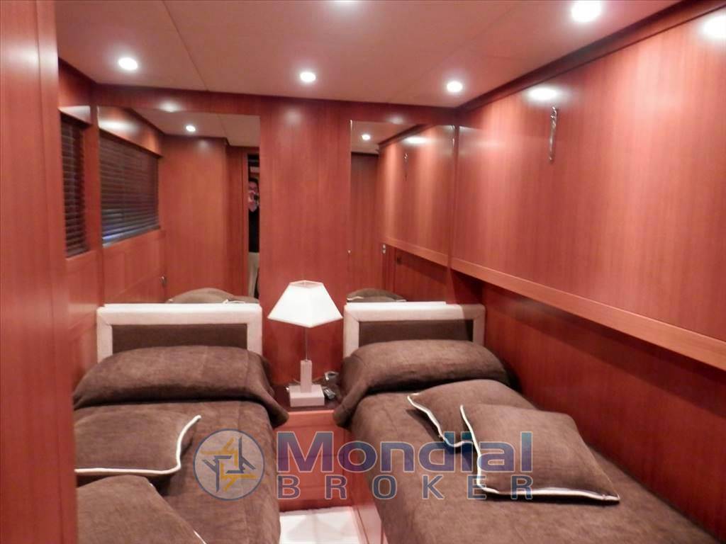 Cantiere navale arno Leopard 32 charter