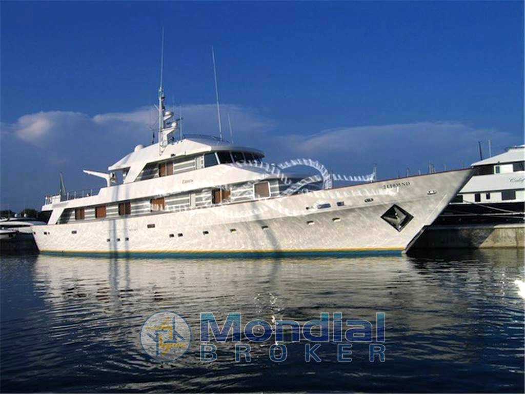 Camper & nicholson 40 charter