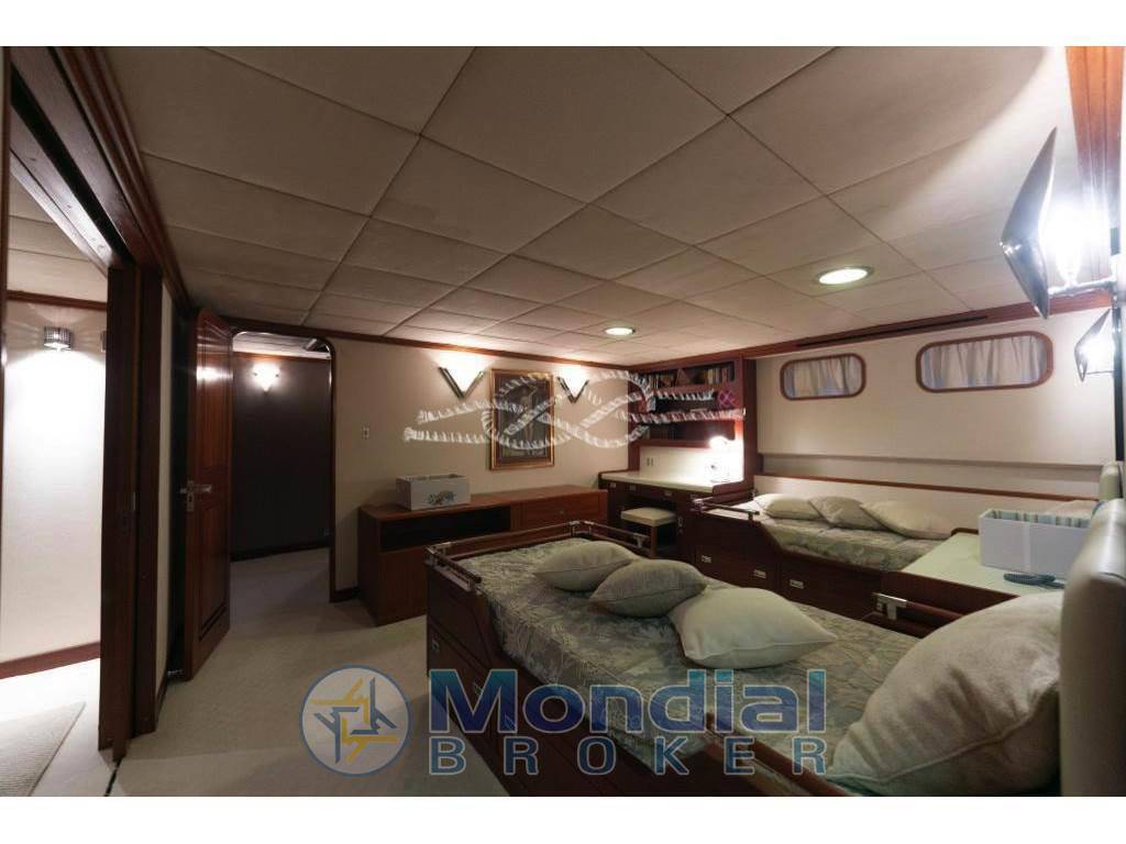 Camper & nicholson 40 charter