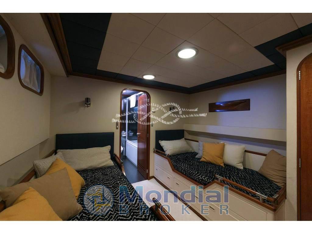 Camper & nicholson 40 charter