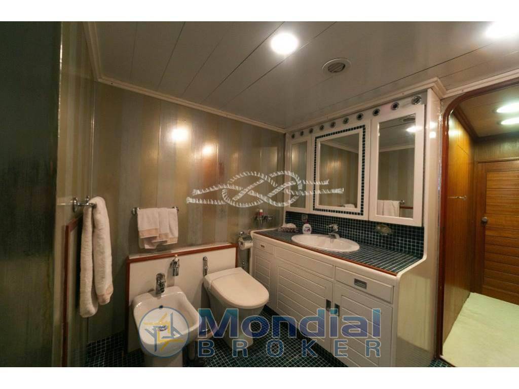 Camper & nicholson 40 charter