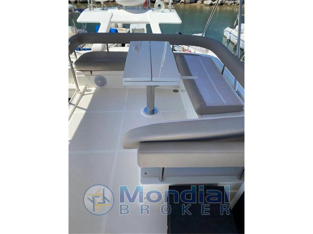 Ferretti yachts 560