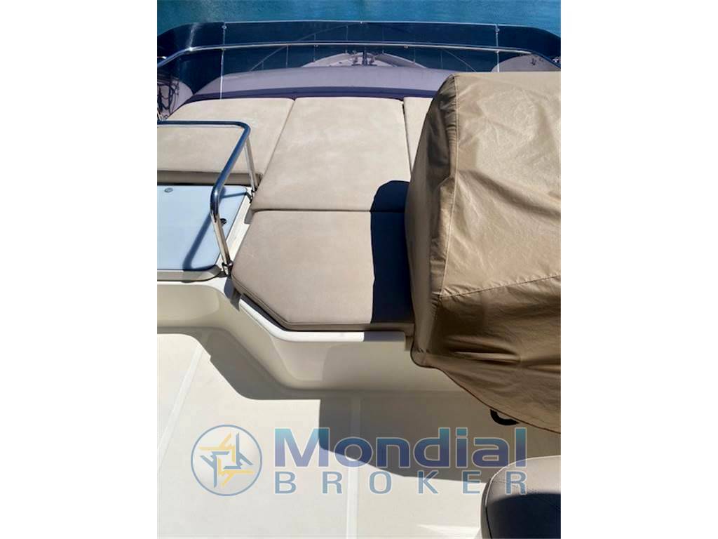 Ferretti yachts 560