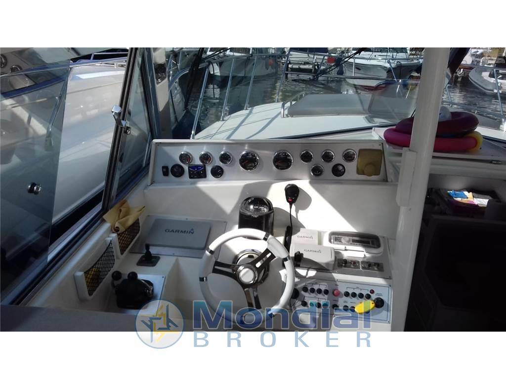 Magnum marine 38 sport fisherman