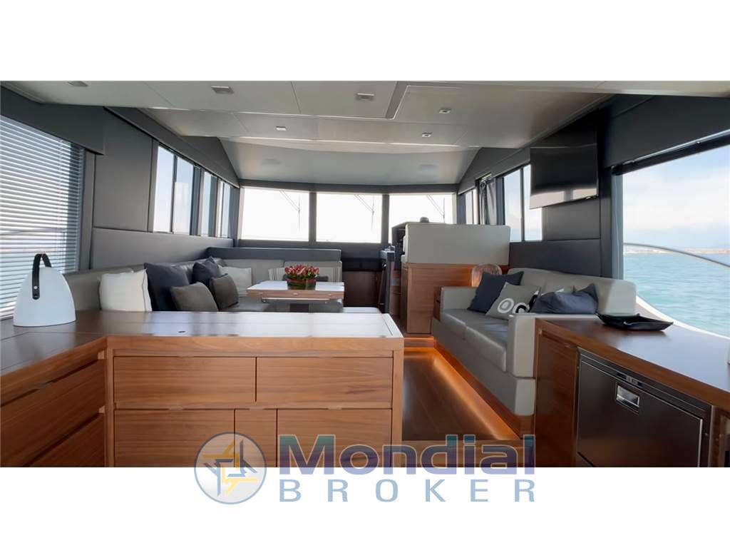 Sundeck 550 charter