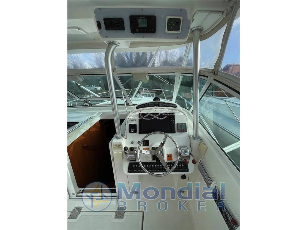 Luhrs 360 open
