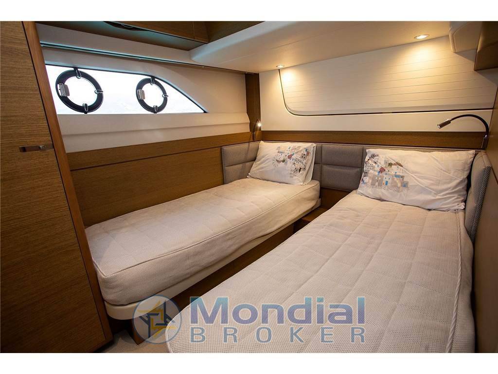 Princess yachts F70