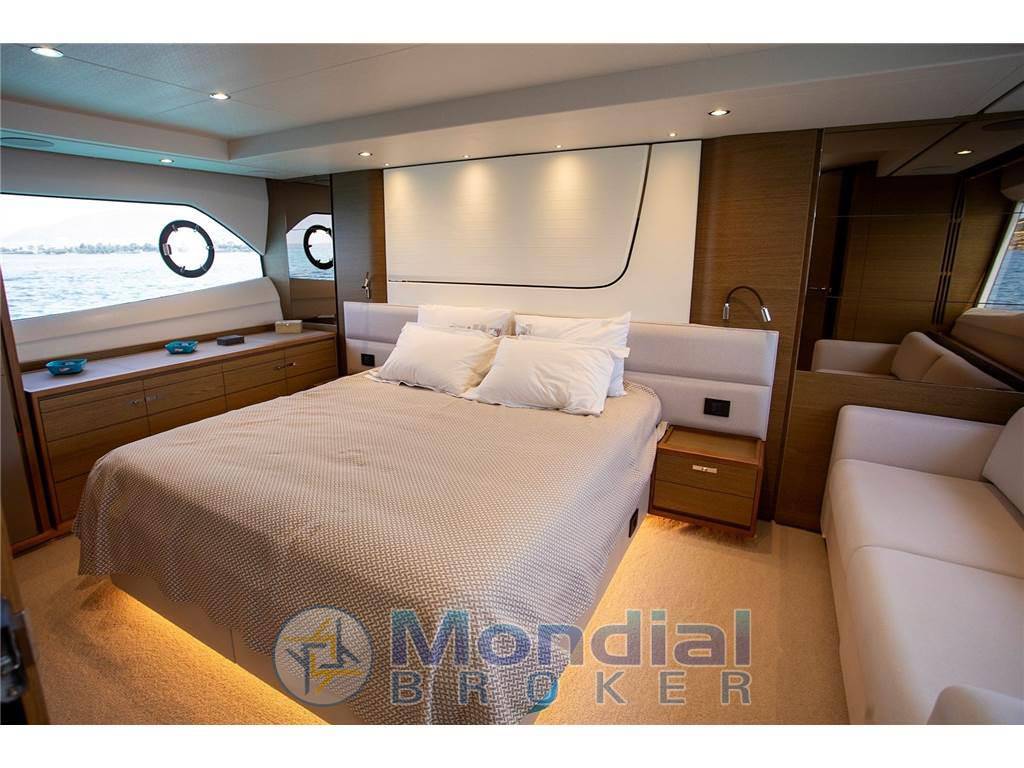 Princess yachts F70