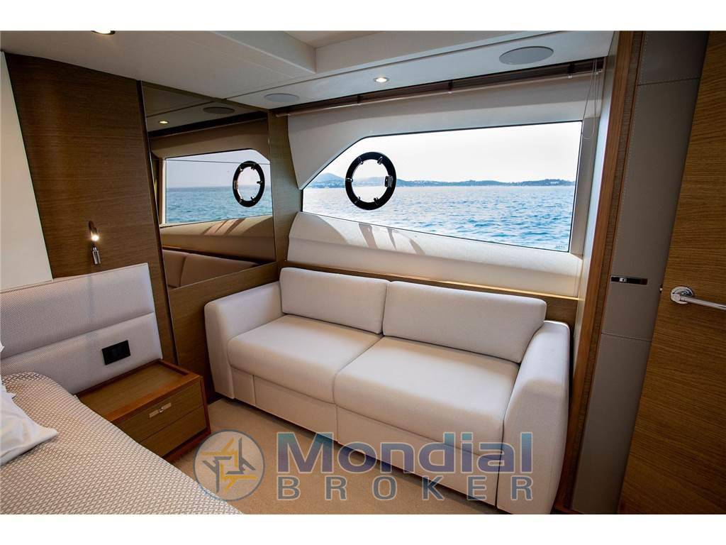 Princess yachts F70