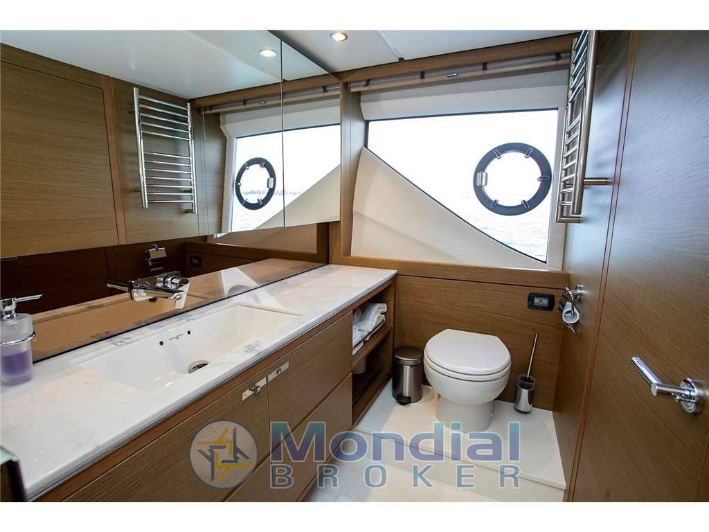 Princess yachts F70
