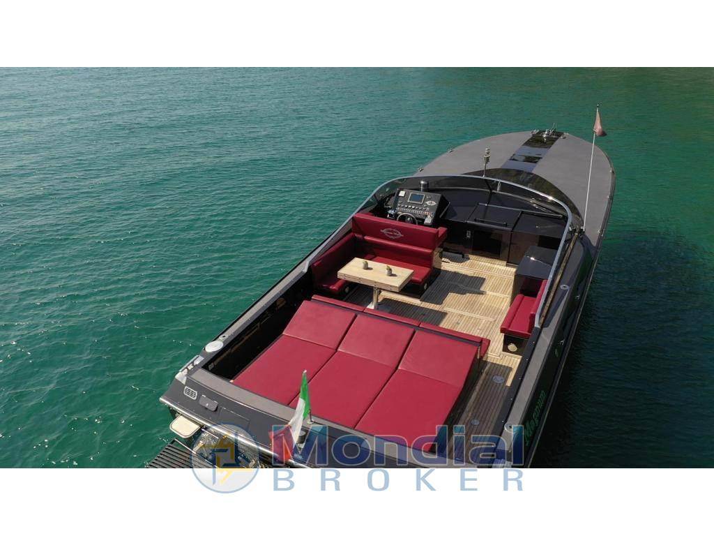 Magnum marine 53