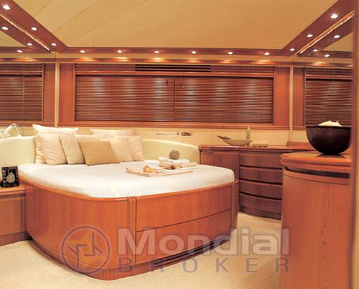 Pershing 88