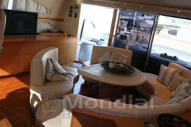 Pershing 88