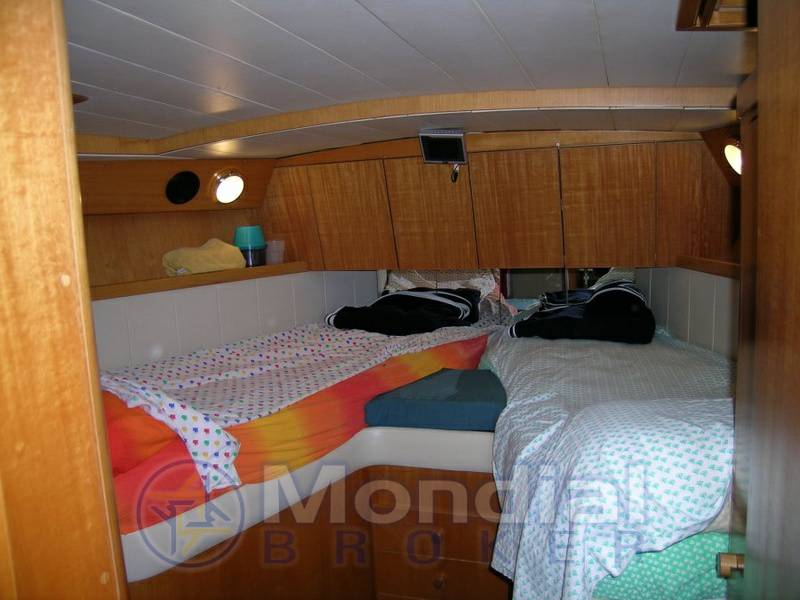 Ferretti Altura 53