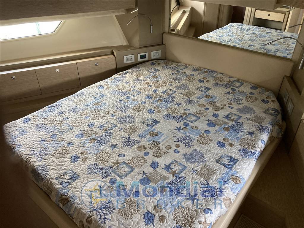 Ferretti 720