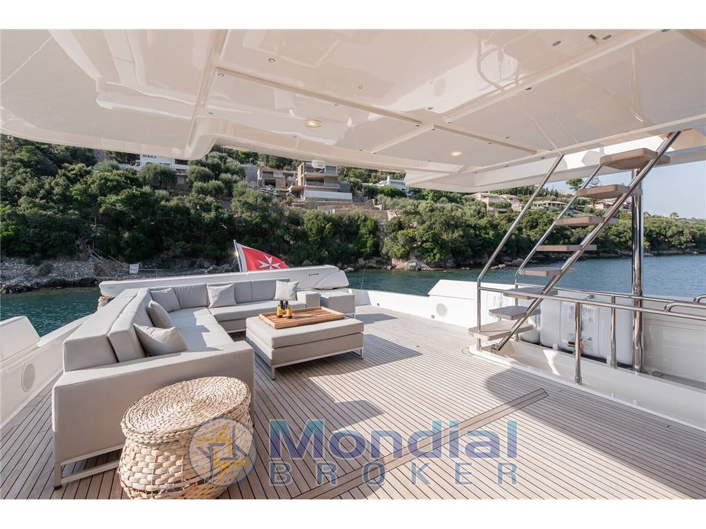 Ferretti custom line Navetta 33 crescendo