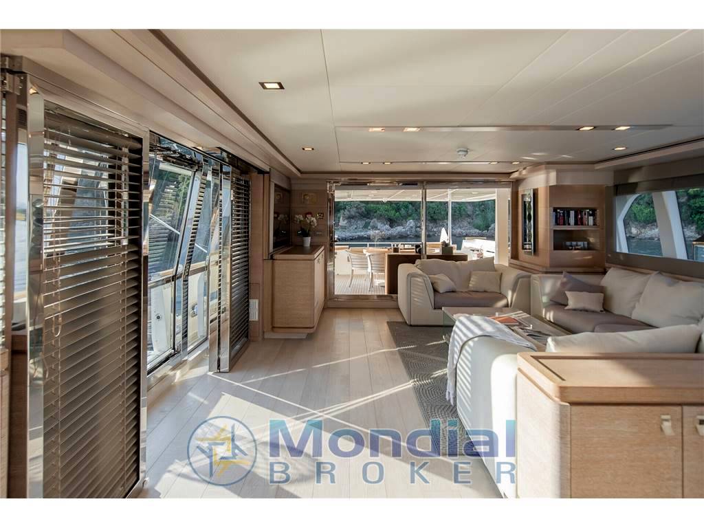 Ferretti custom line Navetta 33 crescendo