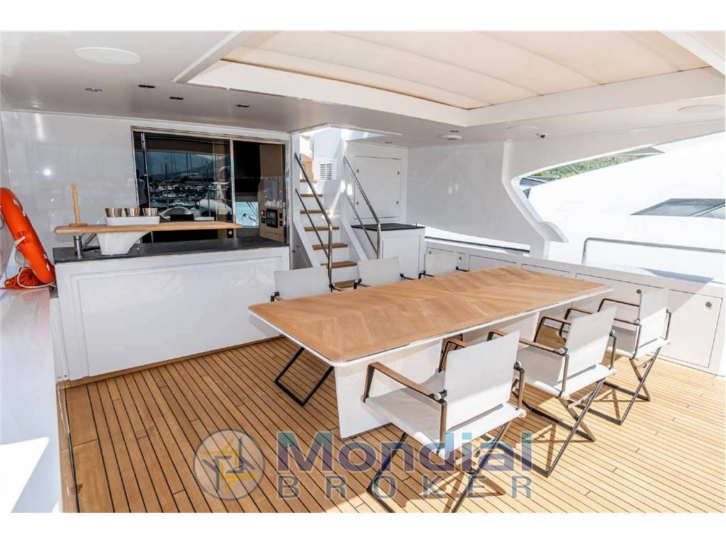 Benetti Delfino 95