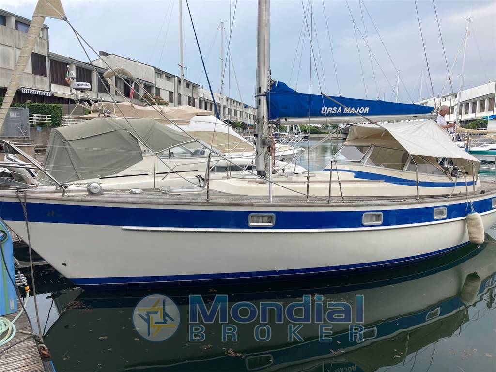 Hallberg-rassy 352