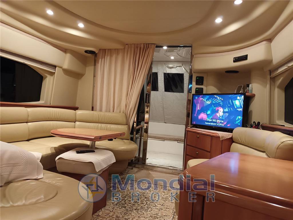 Azimut Evolution 42