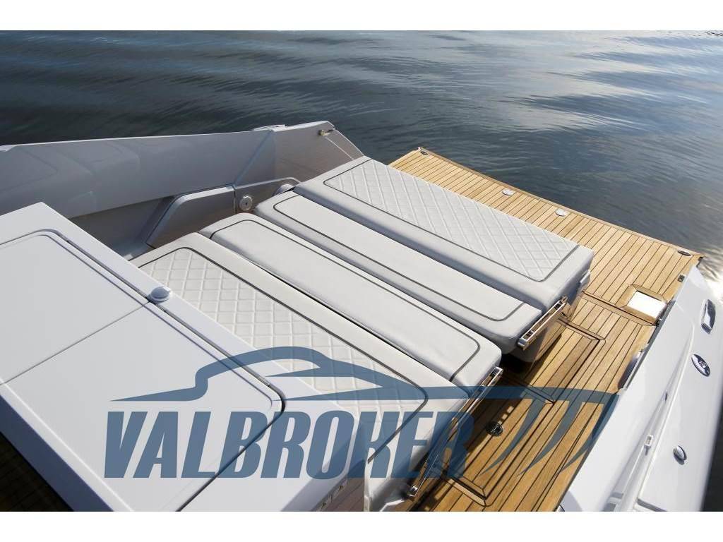 Fairline F-line 33