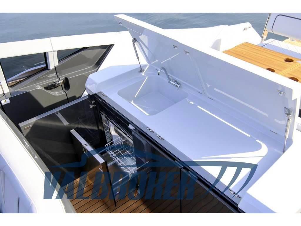 Fairline F-line 33