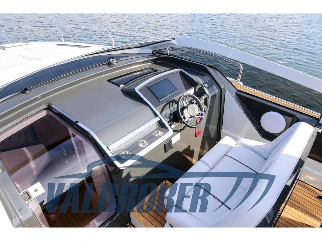 Fairline F-line 33