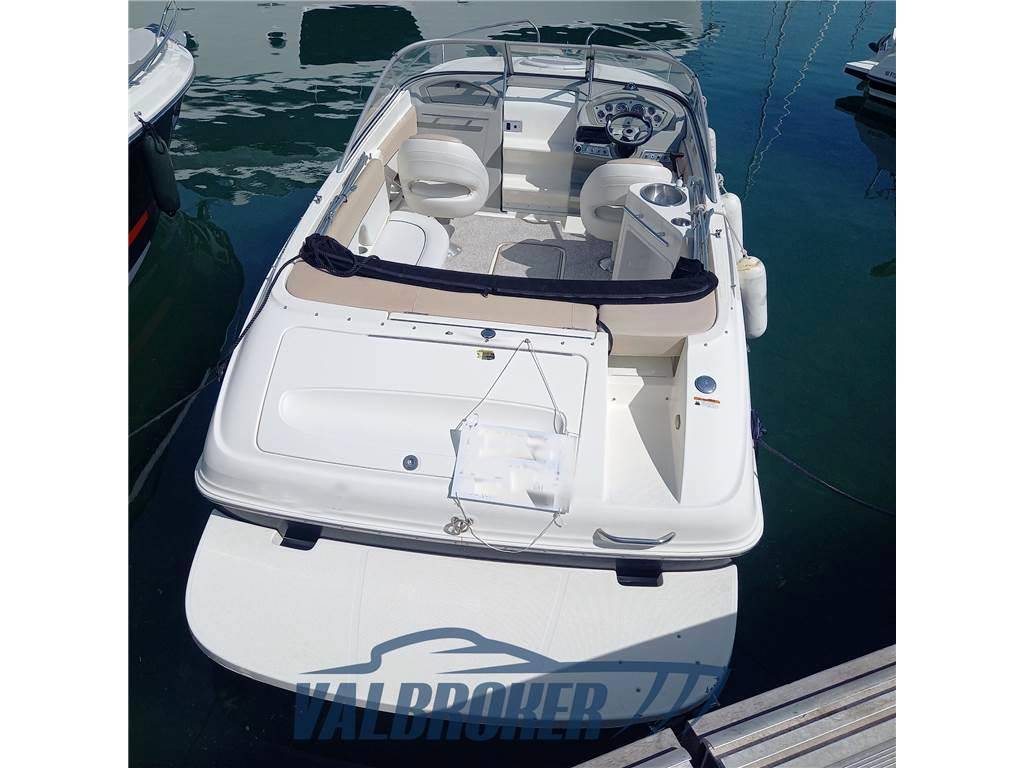 Bayliner 702 cuddy
