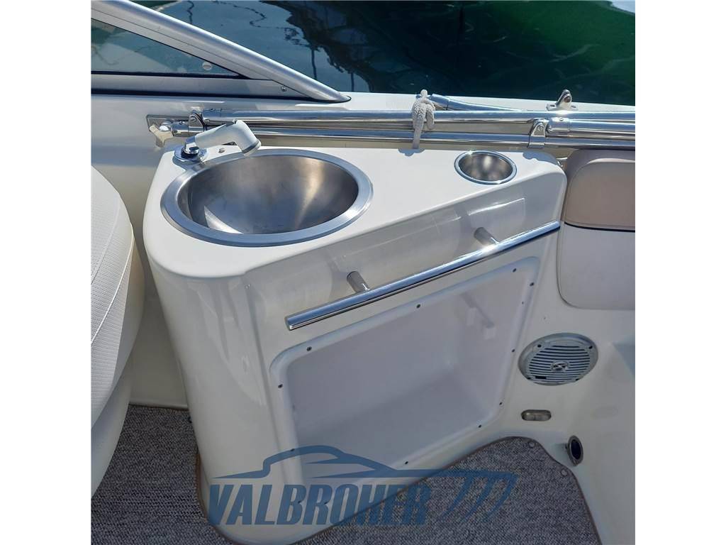 Bayliner 702 cuddy