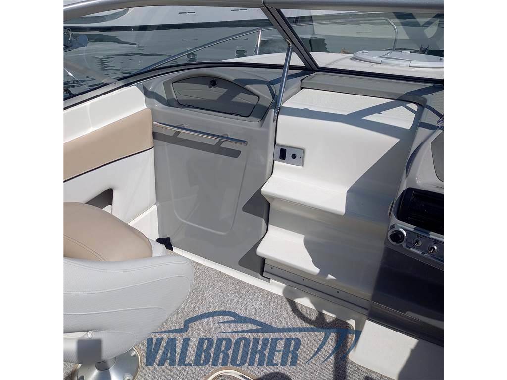 Bayliner 702 cuddy