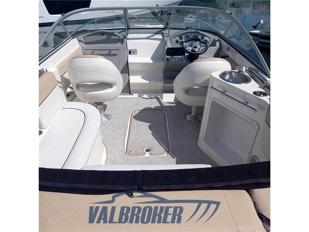 Bayliner 702 cuddy