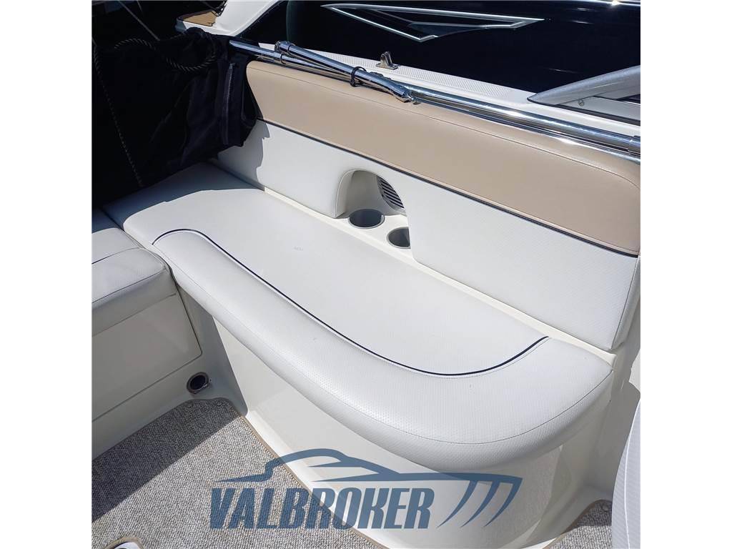 Bayliner 702 cuddy