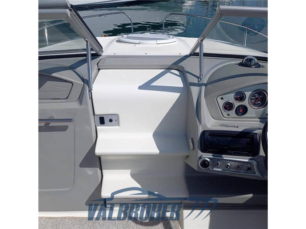 Bayliner 702 cuddy
