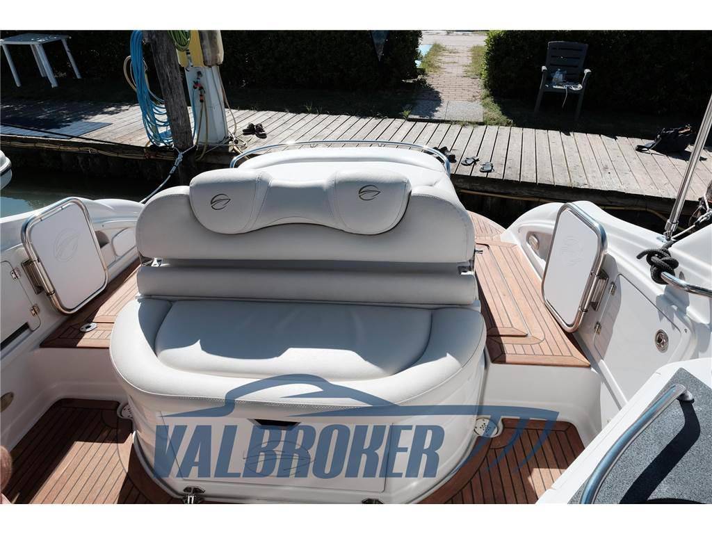 Crownline 315 scr