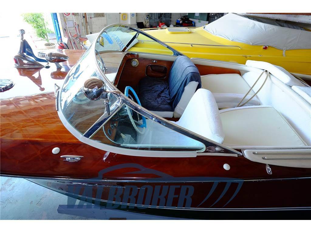 Riva Tritone