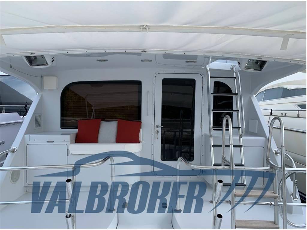 Hatteras 70' convertible