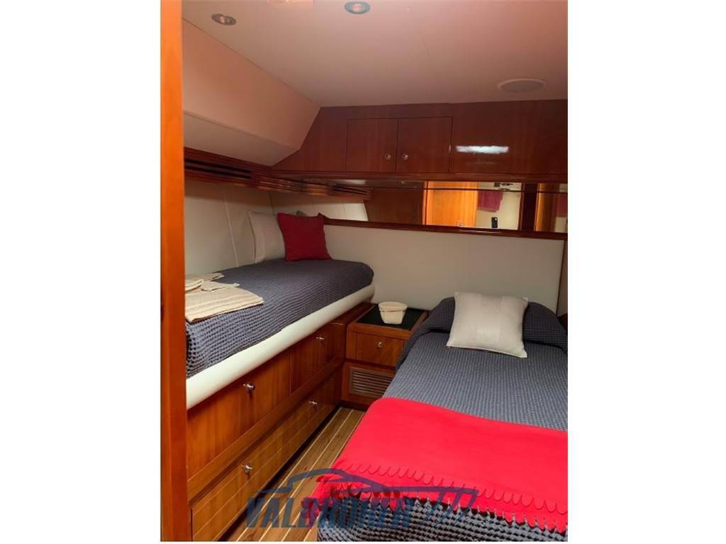 Hatteras 70' convertible