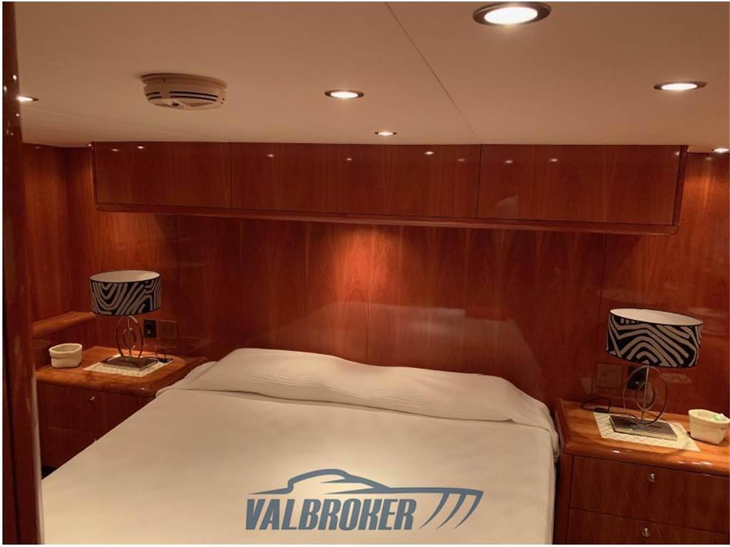 Hatteras 70' convertible