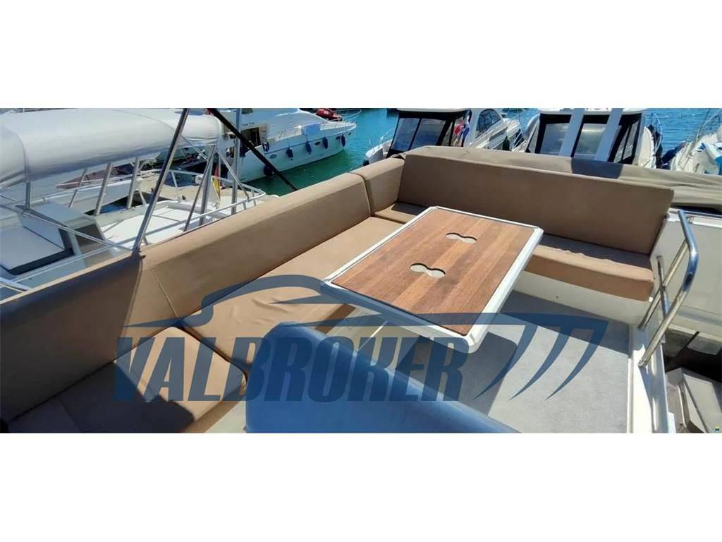 Sealine F 42