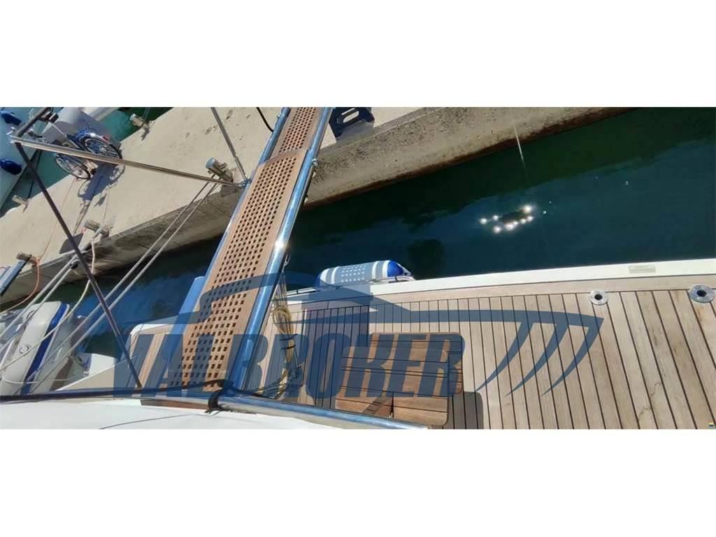 Sealine F 42