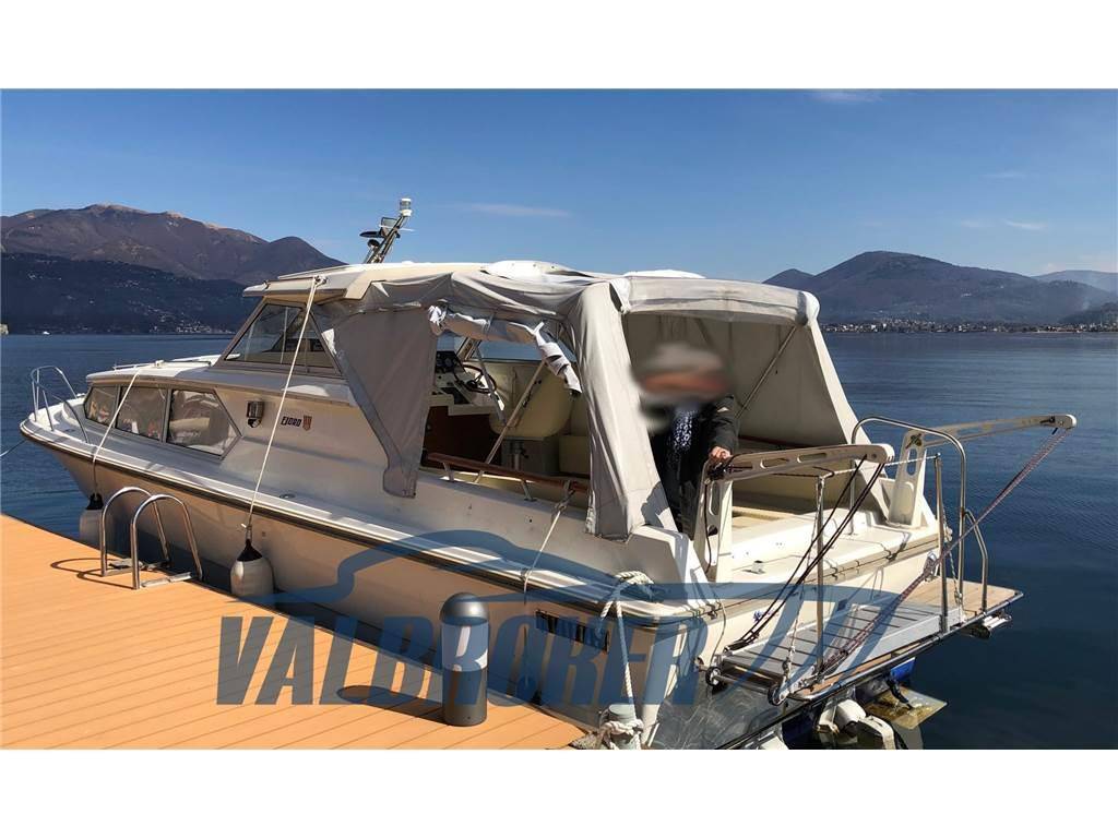 Fjord 32 cabin
