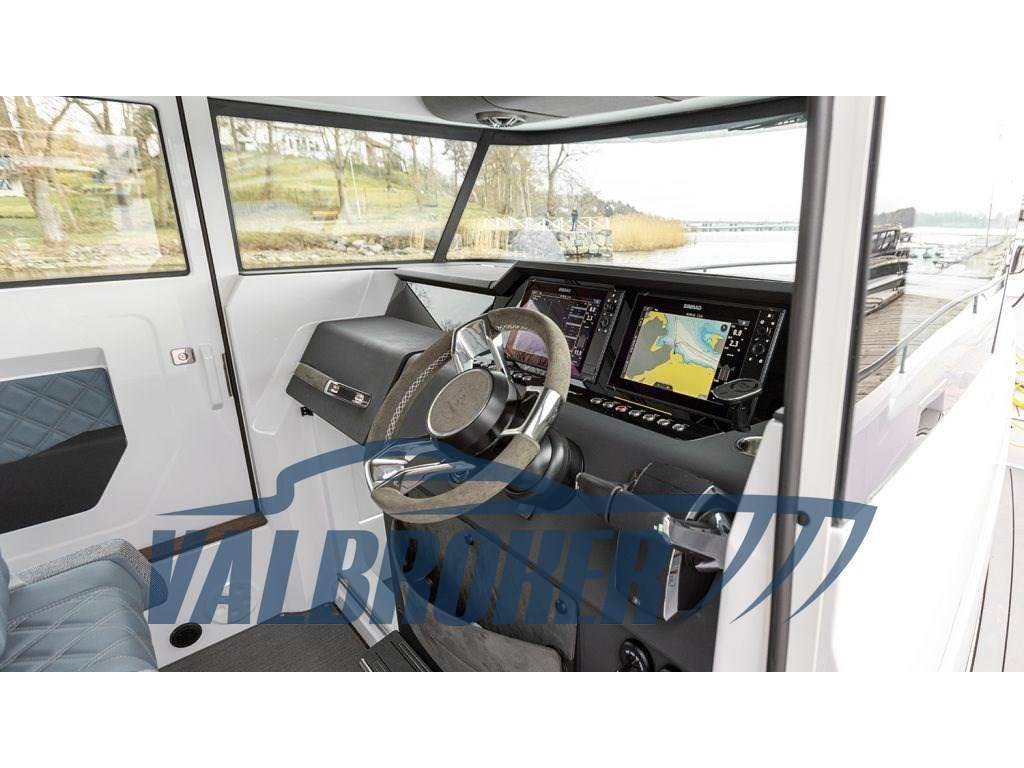 Axopar 37 xc cross cabin