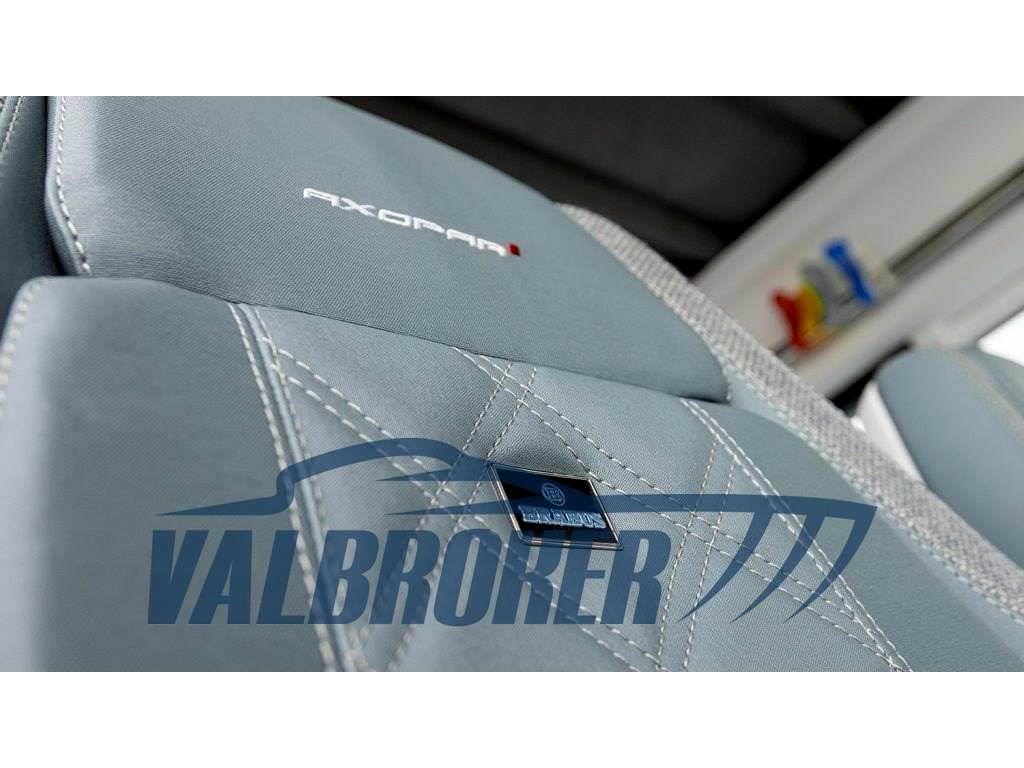 Axopar 37 xc cross cabin