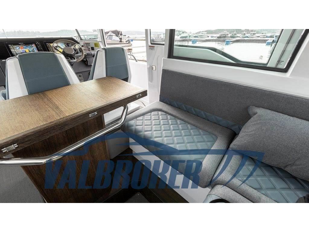 Axopar 37 xc cross cabin