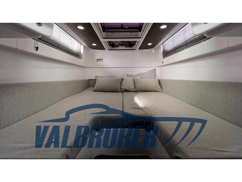 Axopar 37 xc cross cabin