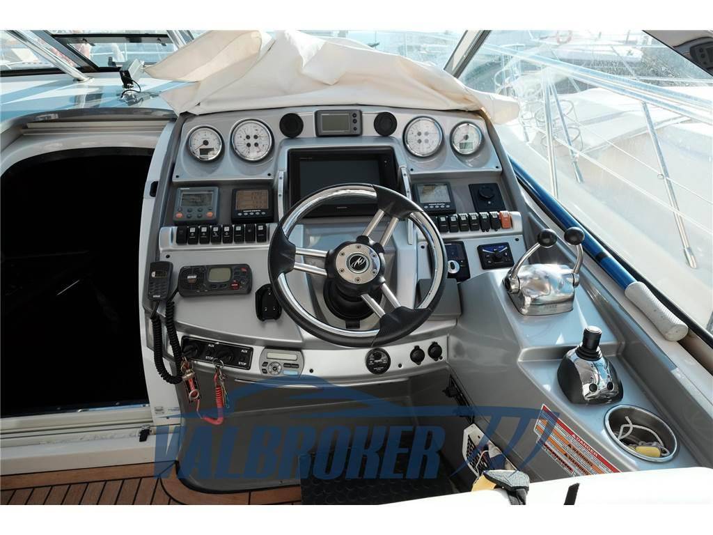 Monterey boats 415 sy sport yacht