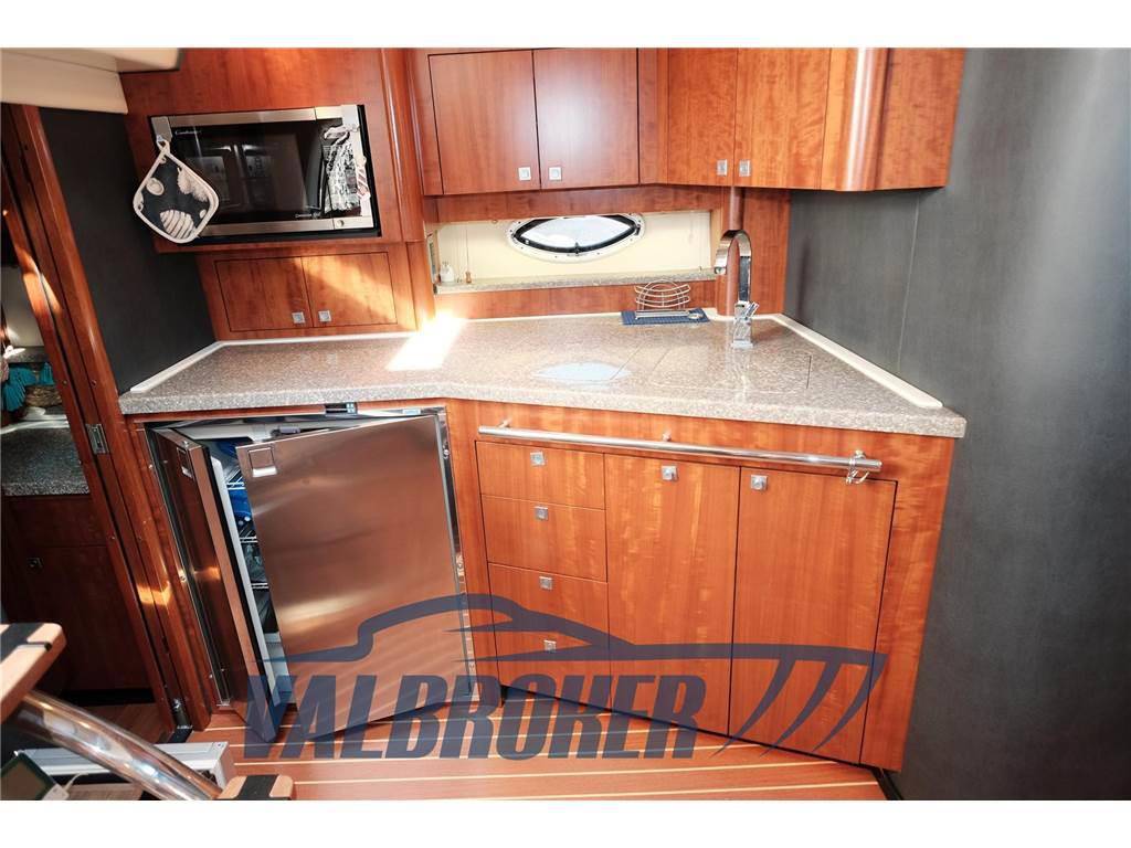 Monterey boats 415 sy sport yacht