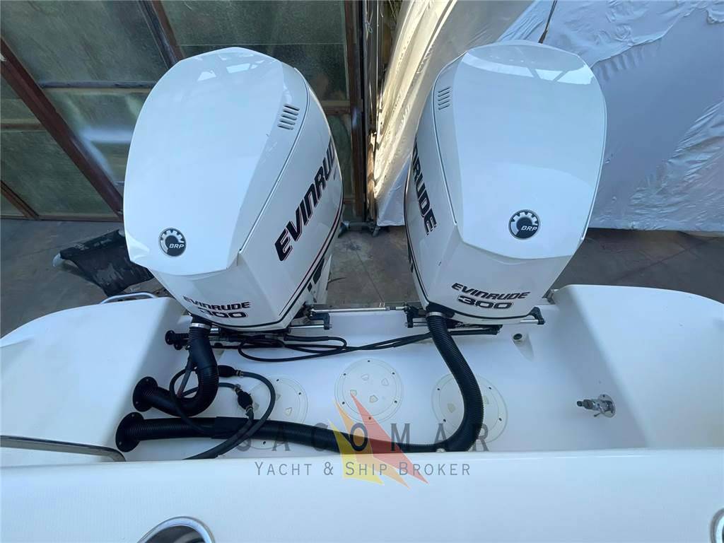 Robalo R 300 cc